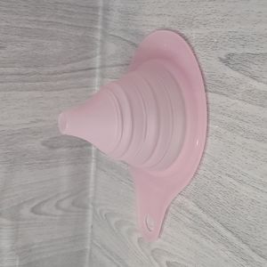 Tupperware Flat out Collapsible Funnel Pink New